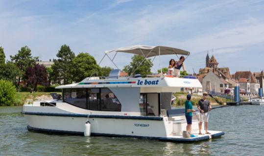 Péniches et bateaux de plaisance